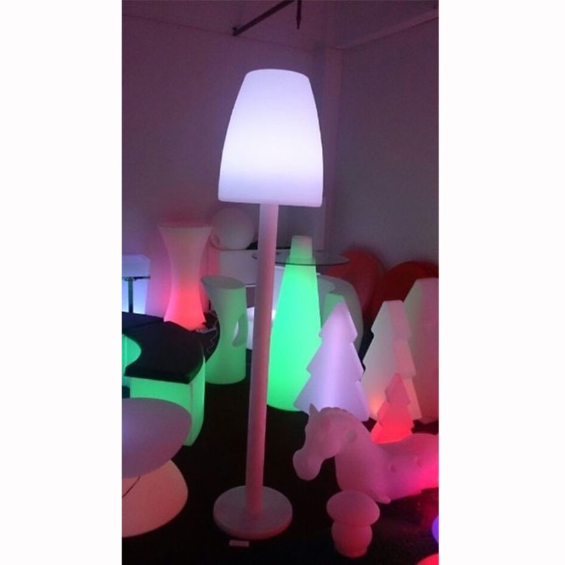 Illuminated Outdoor Lamp Illuminated Outdoor Lamp